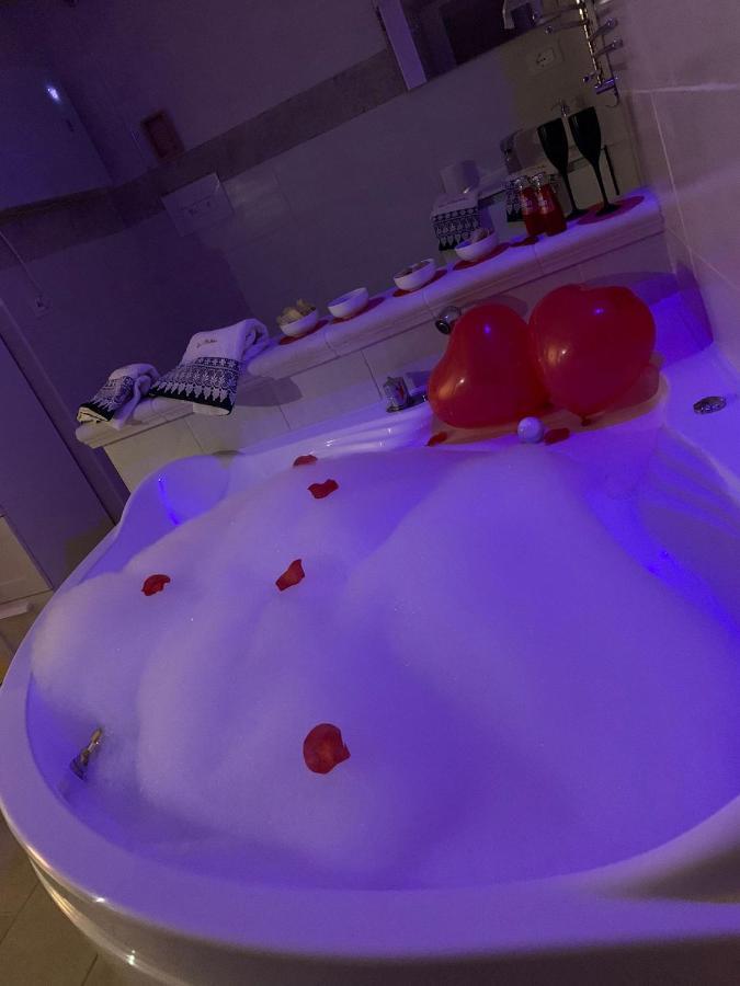 V&M Suite Con Jacuzzi Остуни Экстерьер фото