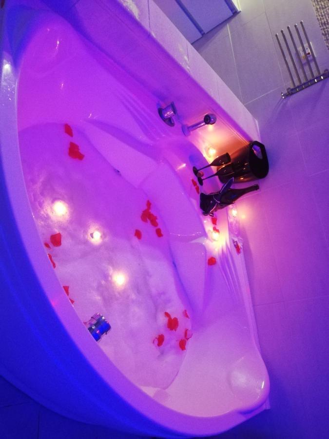 V&M Suite Con Jacuzzi Остуни Экстерьер фото