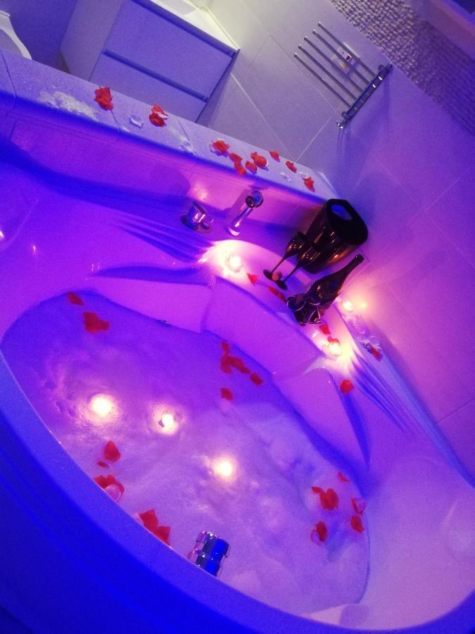 V&M Suite Con Jacuzzi Остуни Экстерьер фото