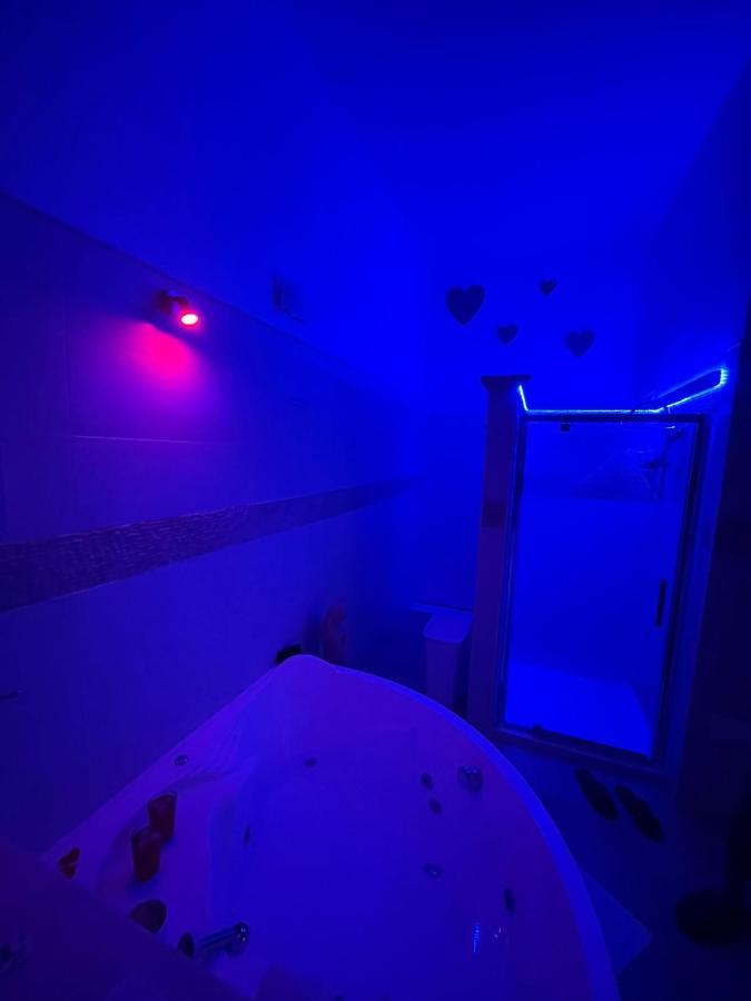 V&M Suite Con Jacuzzi Остуни Экстерьер фото