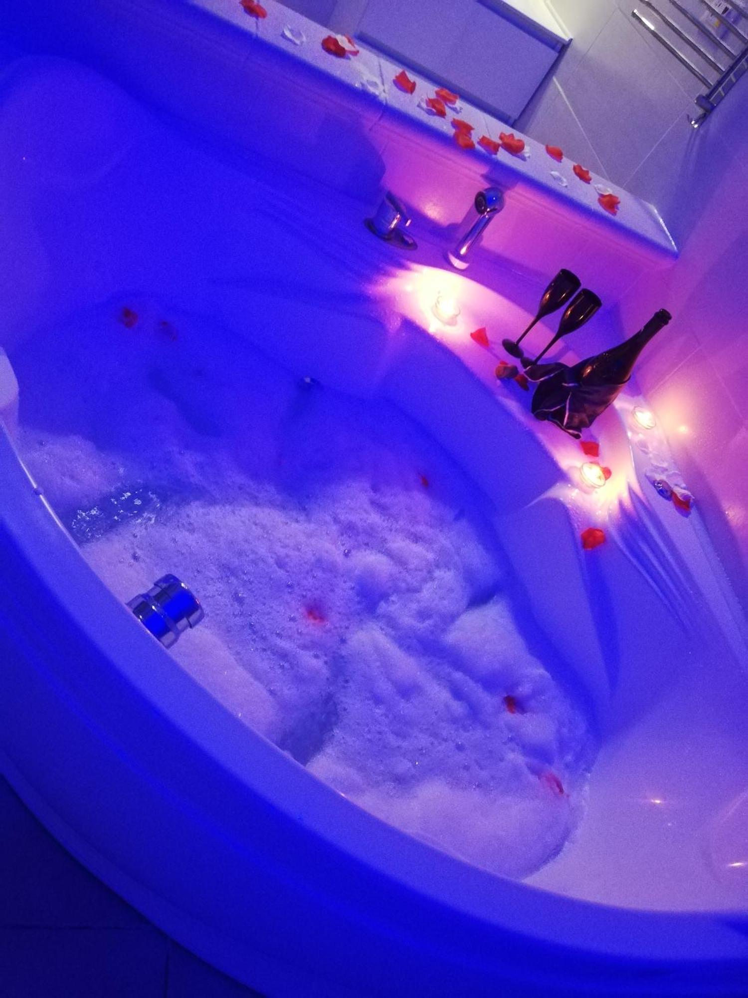 V&M Suite Con Jacuzzi Остуни Экстерьер фото